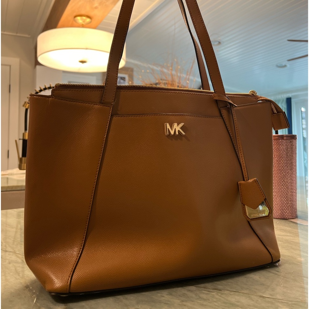 Micheal Kors Medium Tote